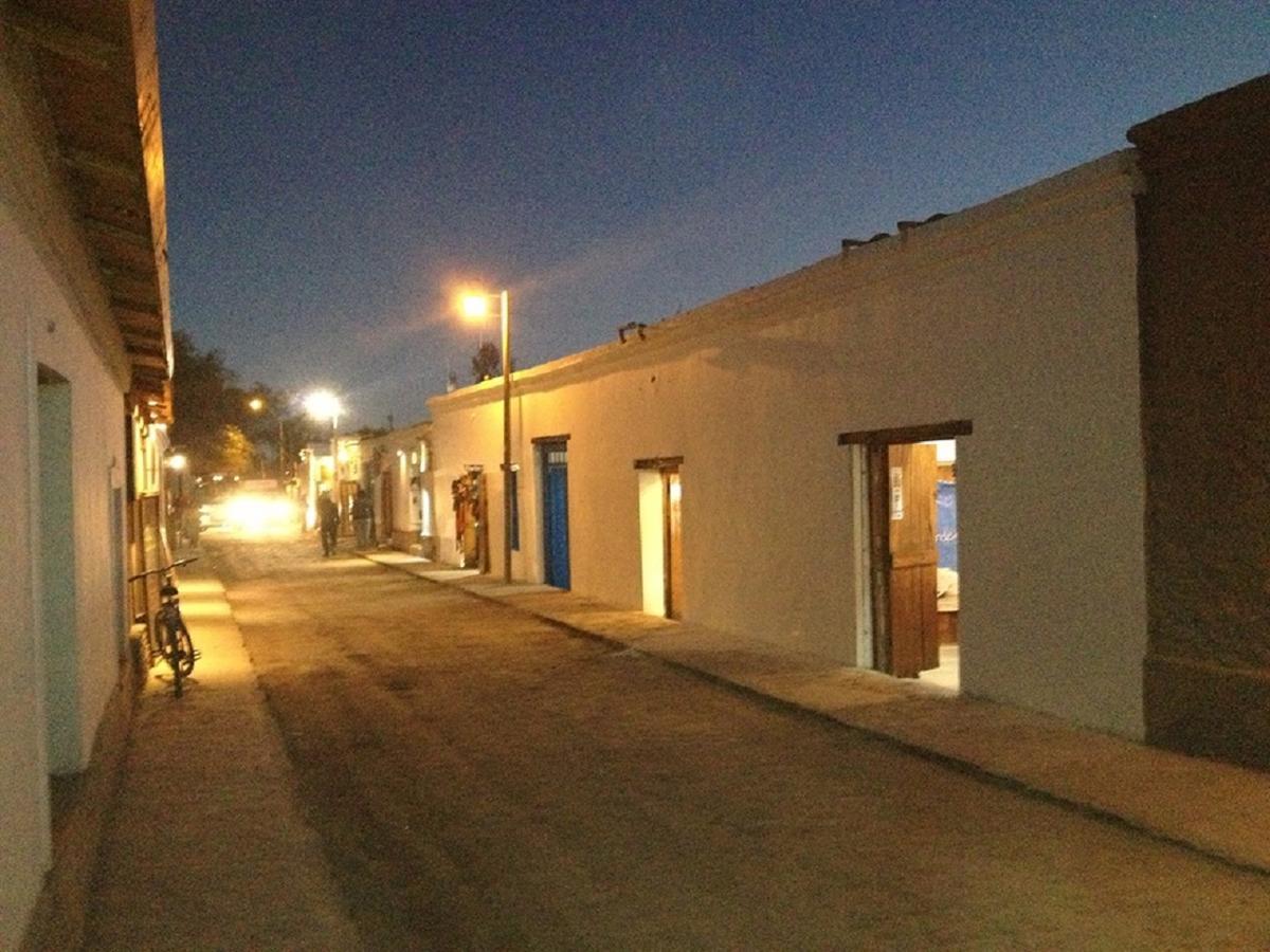 La Casa Del Pueblo Hostal San Pedro de Atacama Bagian luar foto